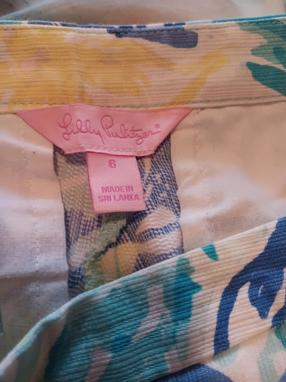 Lilly Pulitzer Magnolia Ylang Ylang Love Blue Yellow Scallop Hem Shorts Size 6 - Picture 6 of 6